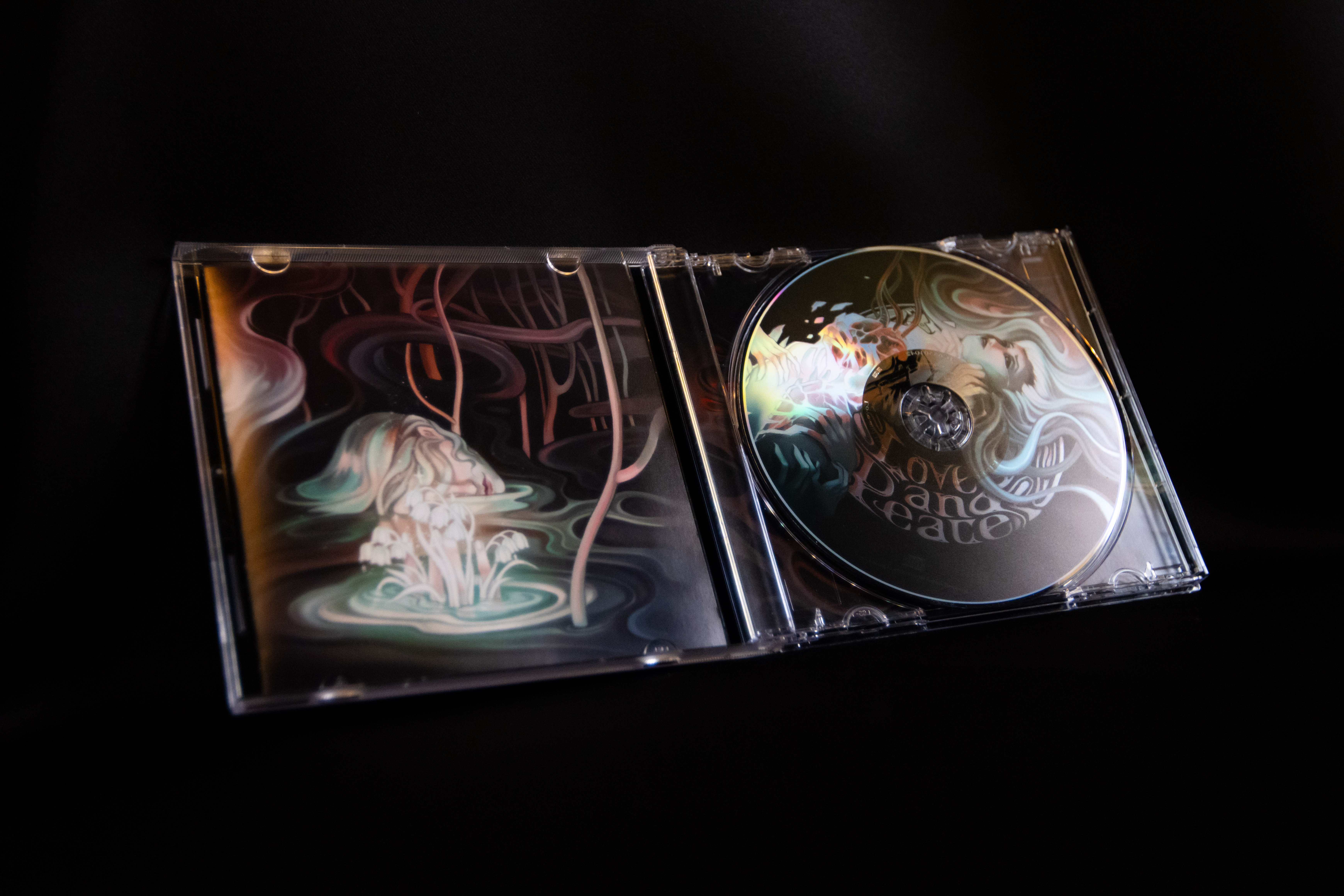 Love and Peace EP 實體專輯 2